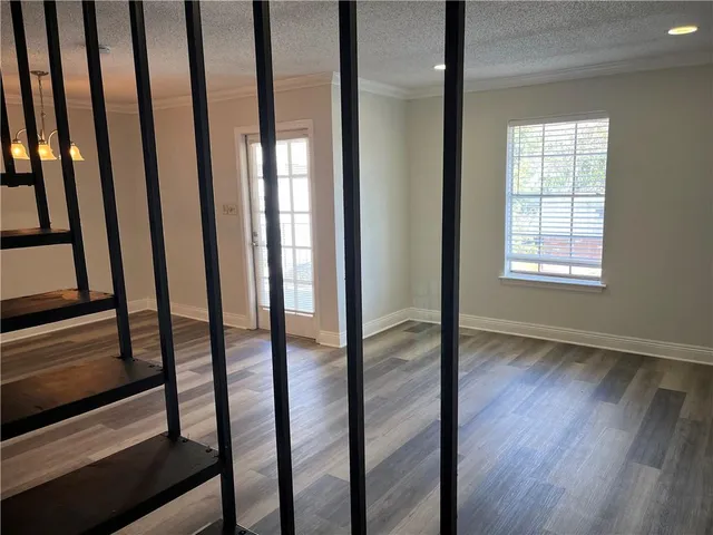 $1,250 | 3823 Ridgelake Drive, Unit 224, Metairie, LA 70002