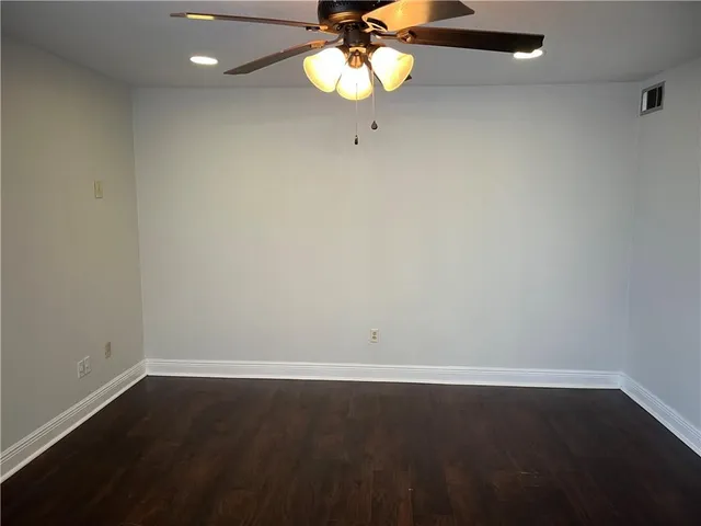 $1,250 | 3823 Ridgelake Drive, Unit 224, Metairie, LA 70002