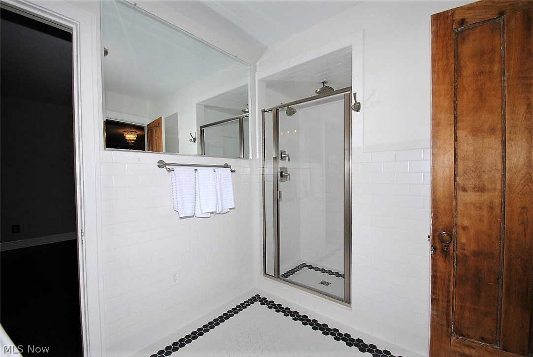 3294 Maynard Road Beachwood, OH 44122 - Photo 20 of 28 Master Bath.