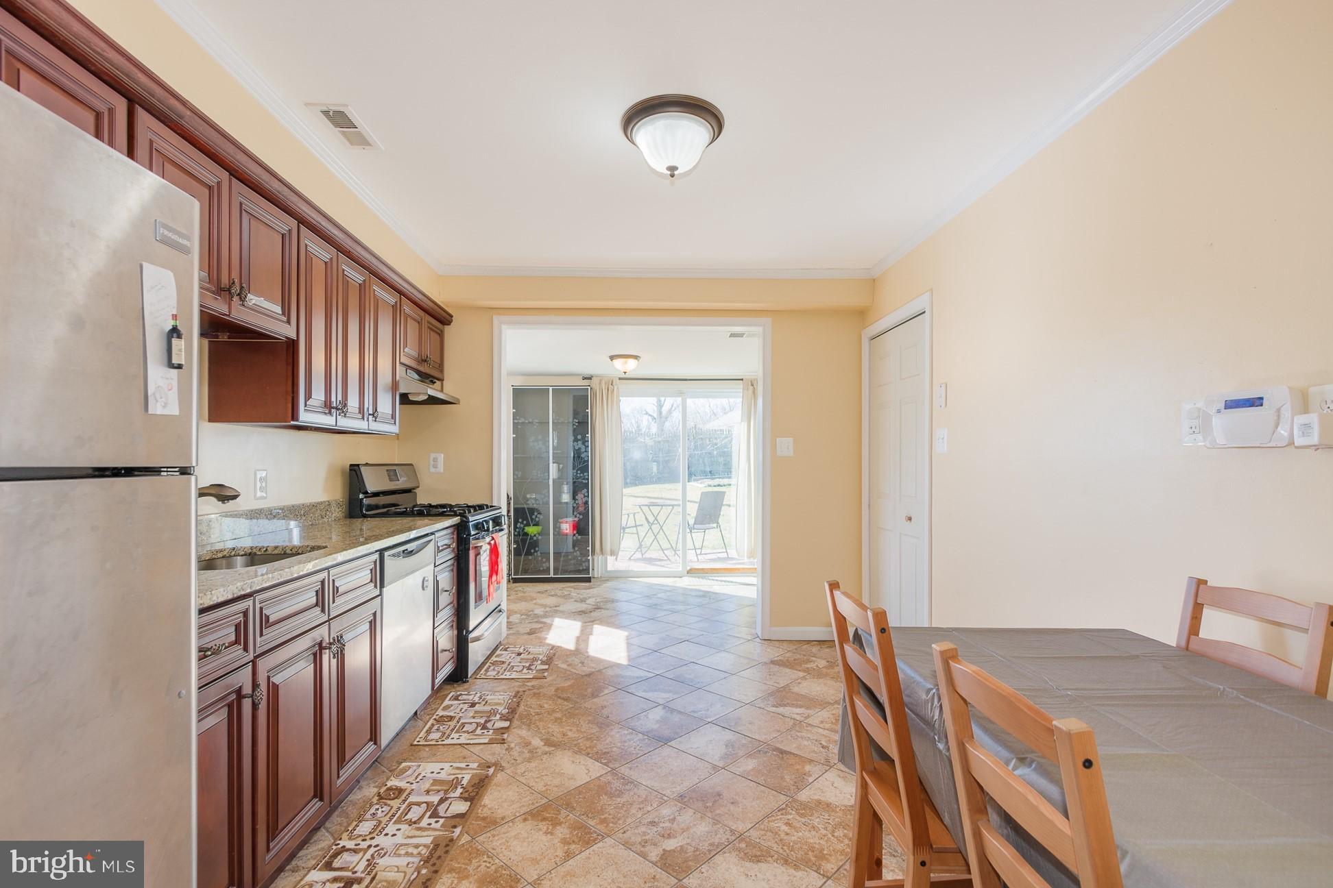 2014 Longview Avenue Rosedale, MD 21237 - Photo 4 of 14