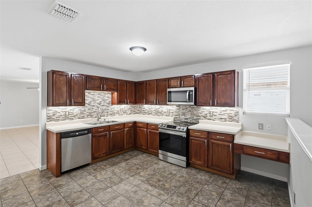 9582 Rosedale Drive Frisco, TX 75035 - Photo 8 of 25 Gallery Image 8