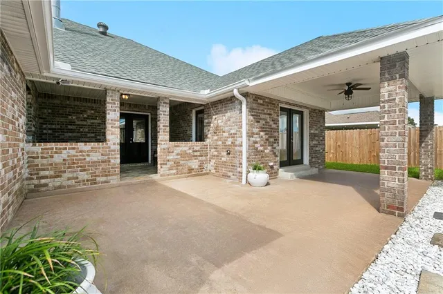 $274,500 | 10 Oxford Drive, Laplace, LA 70068