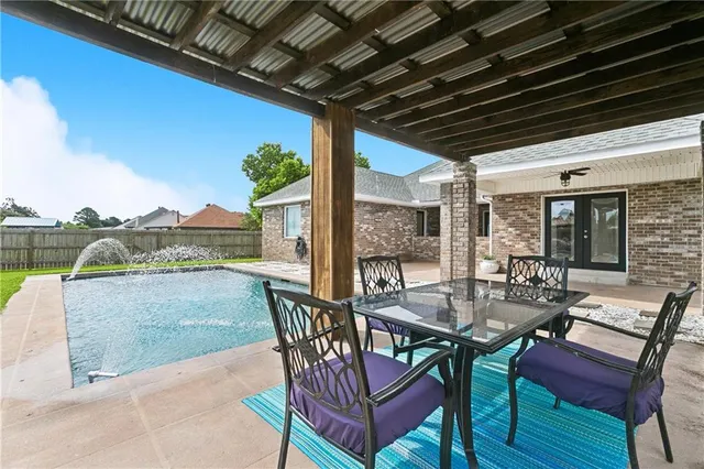 $274,500 | 10 Oxford Drive, Laplace, LA 70068