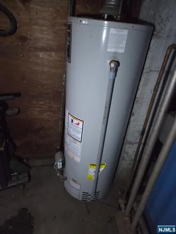 a view of utility room