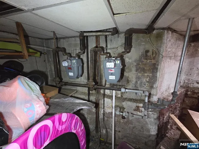 a view of walk in closet