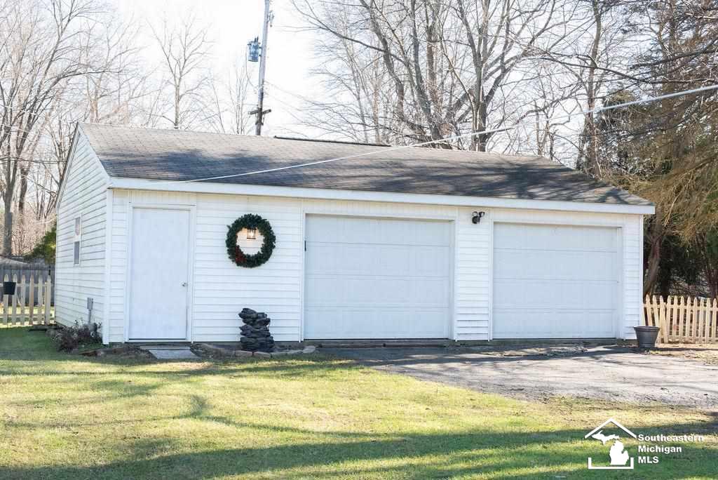 6870 Jackman Road Temperance, MI 48182 - Photo 45 of 48 50062845-44.JPG