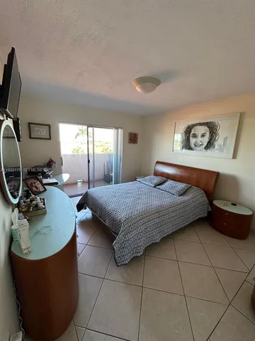 $2,250 | 6091 West 22nd Court, Unit 404, Hialeah, FL 33016