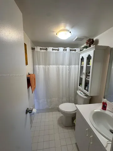 $2,250 | 6091 West 22nd Court, Unit 404, Hialeah, FL 33016