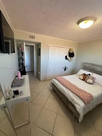 $2,100 | 6091 West 22nd Court, Unit 404, Hialeah, FL 33016