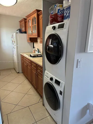 $2,250 | 6091 West 22nd Court, Unit 404, Hialeah, FL 33016