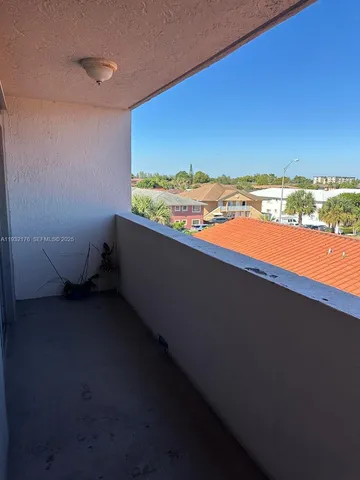 $2,250 | 6091 West 22nd Court, Unit 404, Hialeah, FL 33016