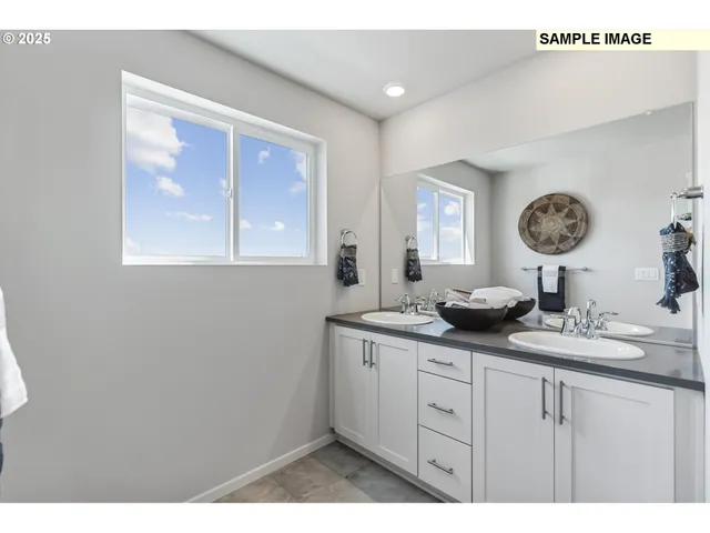 $431,900 | 674 Merriott Lane, Woodburn, OR 97071