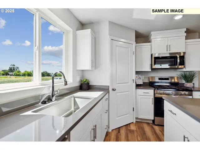 $431,900 | 674 Merriott Lane, Woodburn, OR 97071