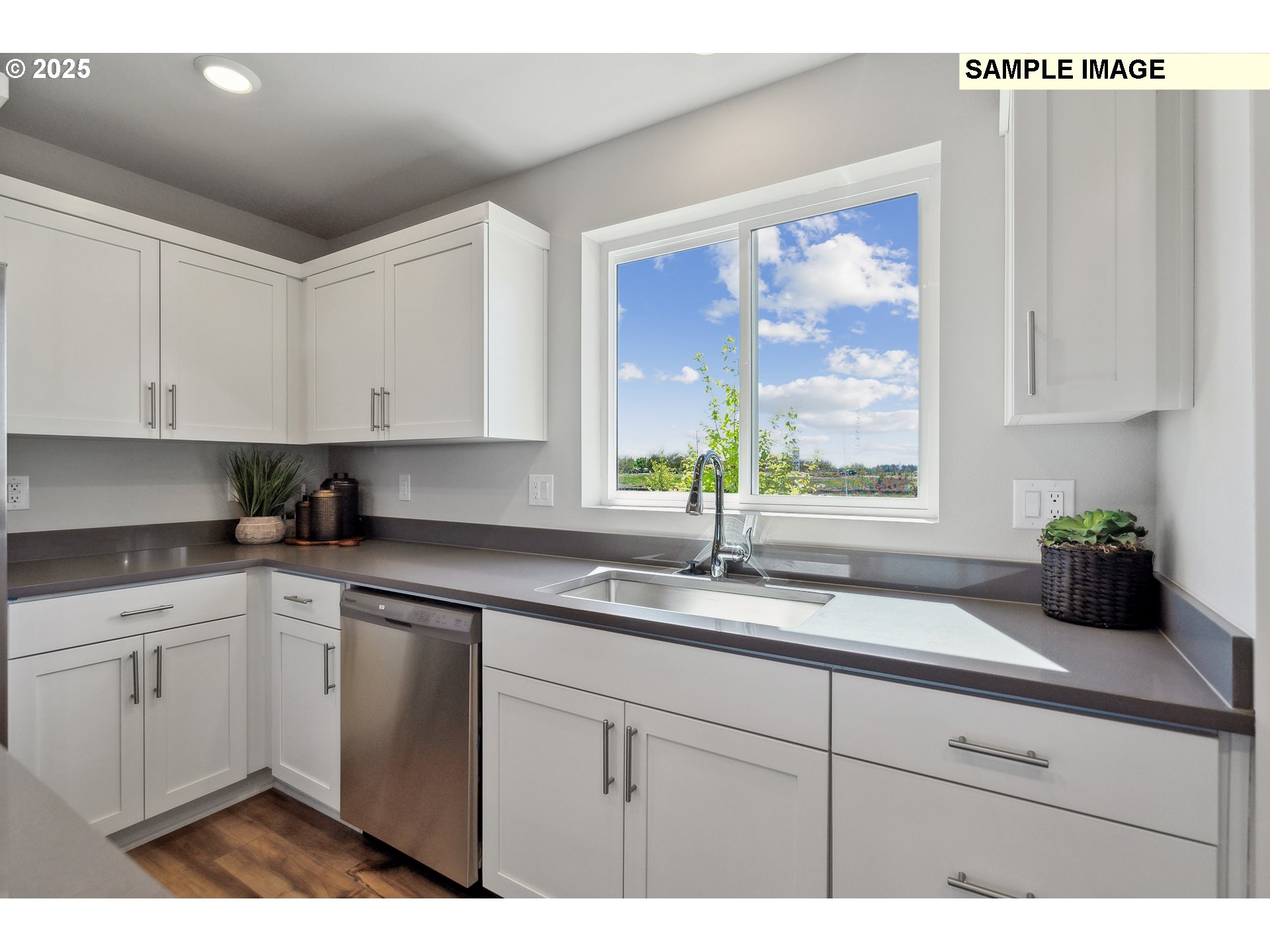 674 Merriott Lane Woodburn, OR 97071 - Photo 5 of 36