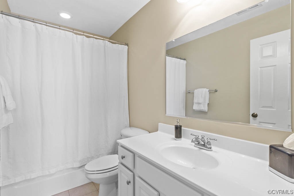 4318 Elmstone Road Midlothian, VA 23113 - Photo 37 of 47 a bathroom with a sink a toilet and a mirror