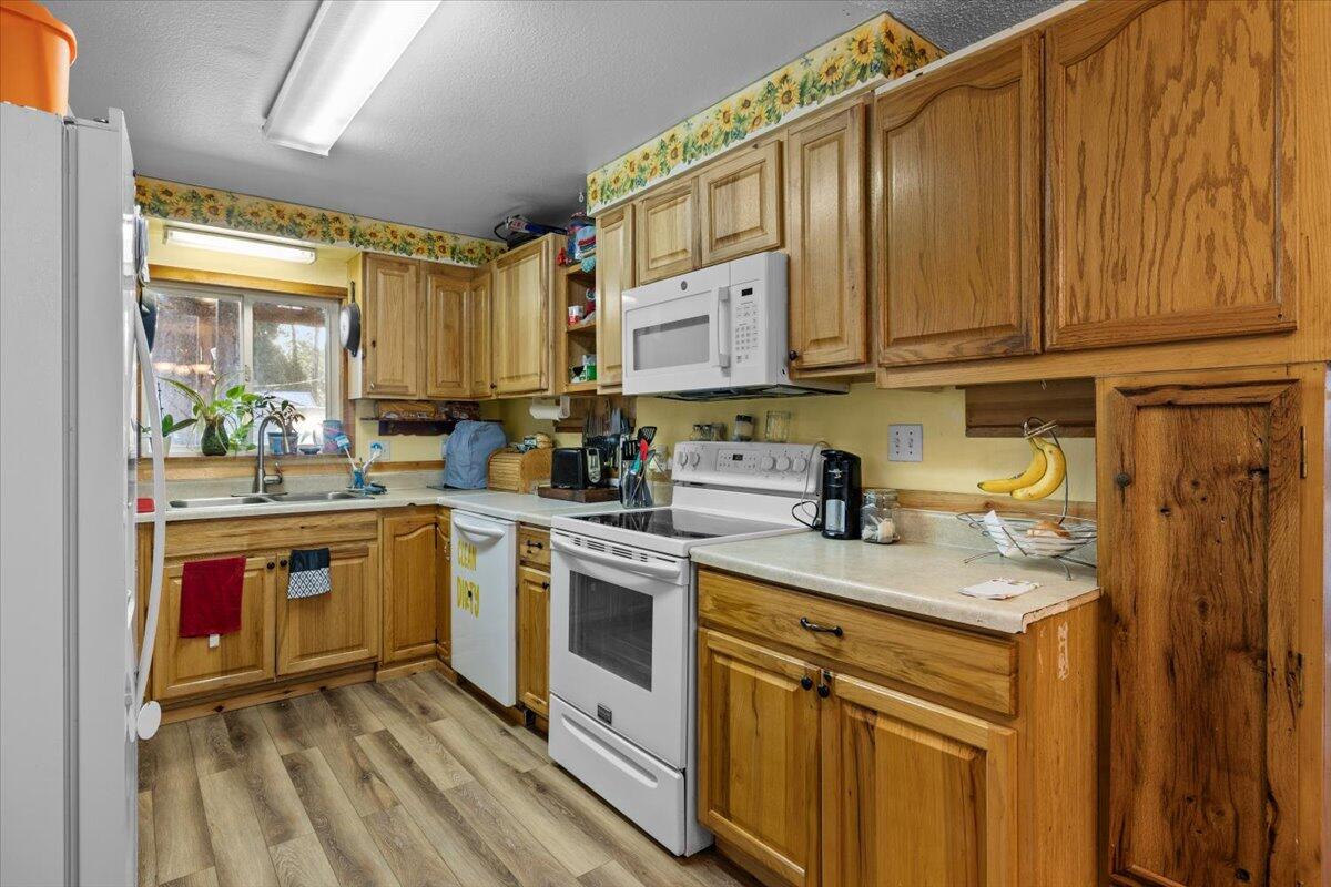 850 Laurel Avenue Butte Falls, OR 97522 - Photo 9 of 26 10-CI_7264
