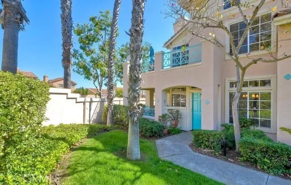 $725,000 | 12696 Springbrook Drive, Unit C, San Diego, CA 92128