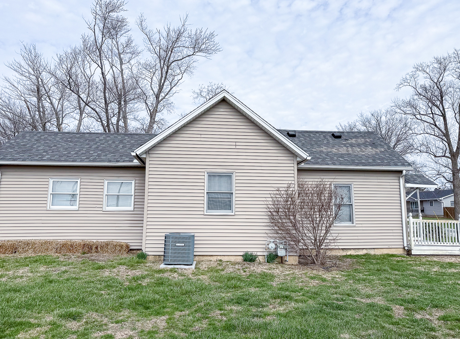 319 Missouri Street Atwood, IL 61913 - Photo 20 of 22 a front view of a house with a yard