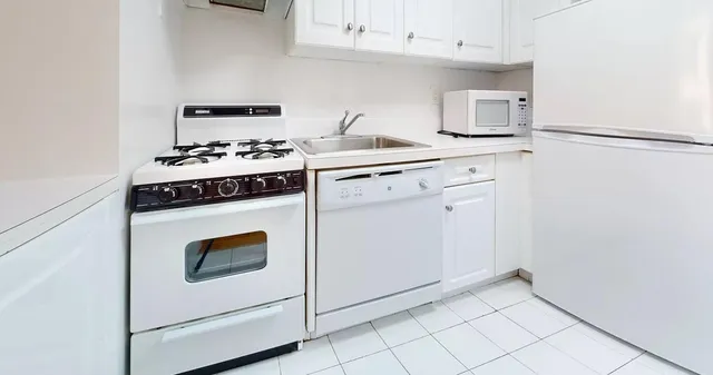 $4,350 | 1 Astor Place, Unit 10E | NoHo