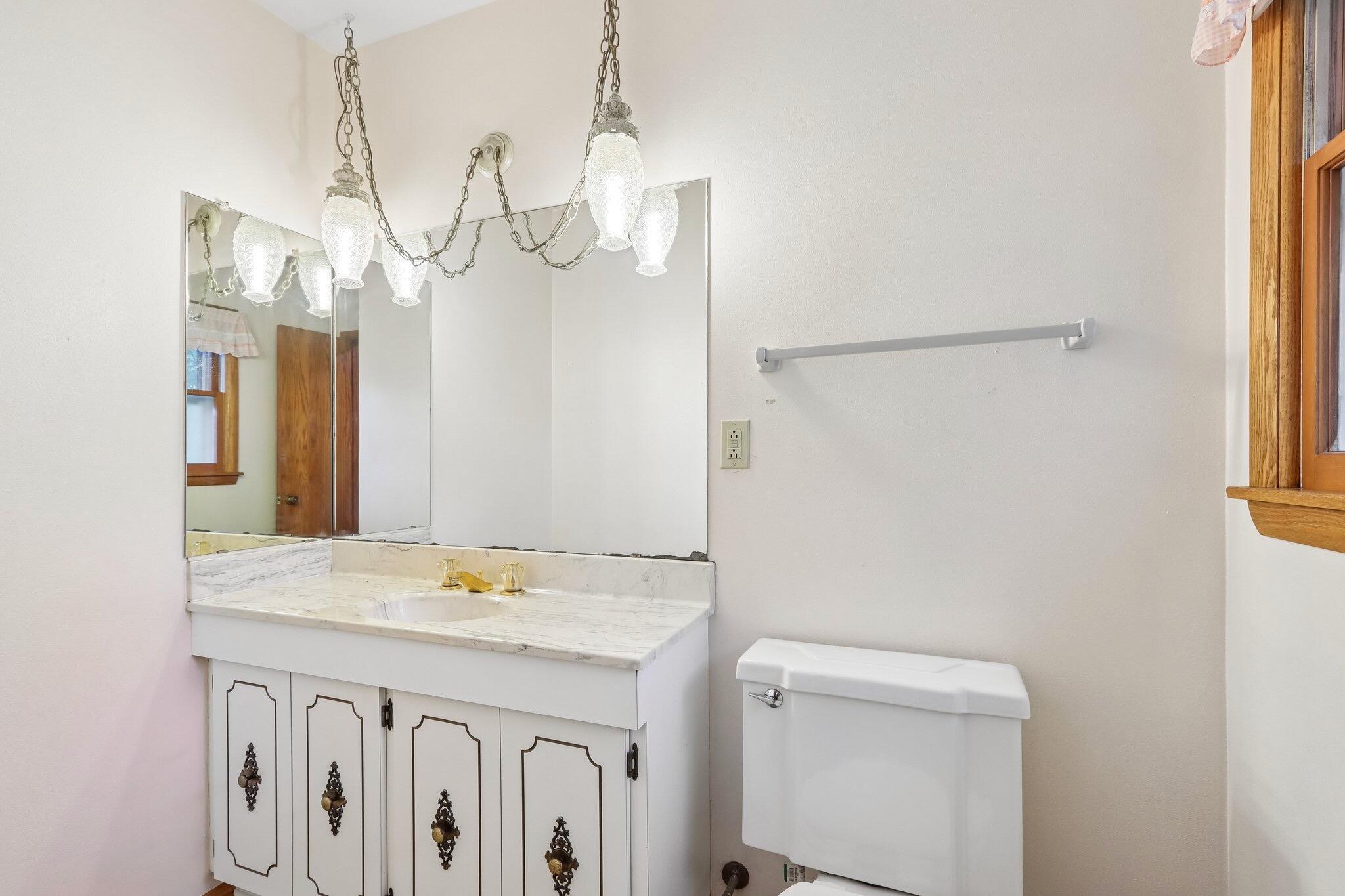 4765 West Willow Road Brown Deer, WI 53223 - Photo 20 of 33 1st Floor Half Bath