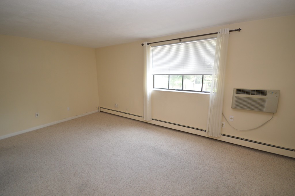 295 Main Street, Unit 9 Reading, MA 01867 - Photo 4 of 9 Gallery Image 4