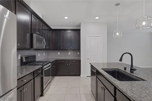 $2,715 | 9220 Ellington Hill Lane, Las Vegas, NV 89148