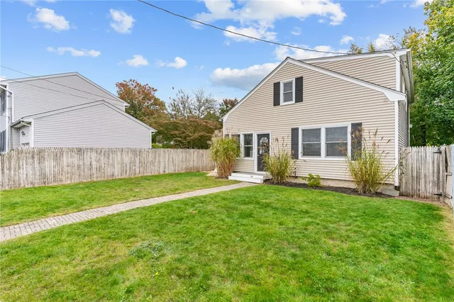 $3,500 | 10 Cooke Place, Warwick, RI 02888