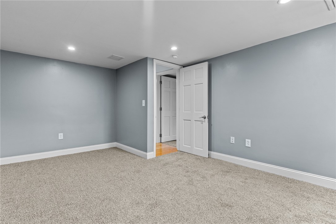 10 Cooke Place Warwick, RI 02888 - Photo 36 of 41