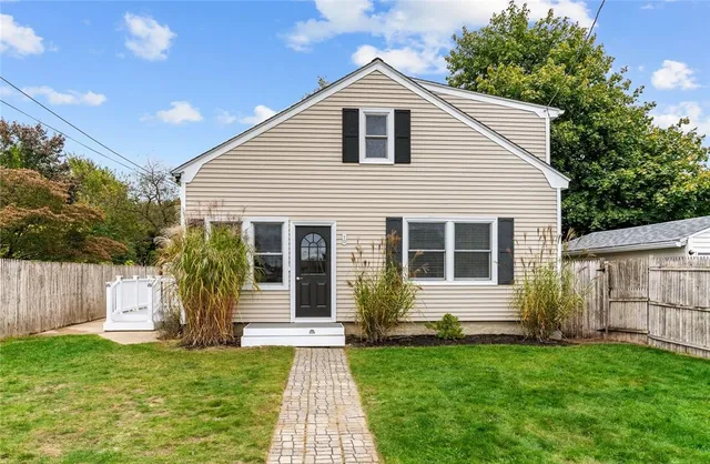 $3,500 | 10 Cooke Place, Warwick, RI 02888