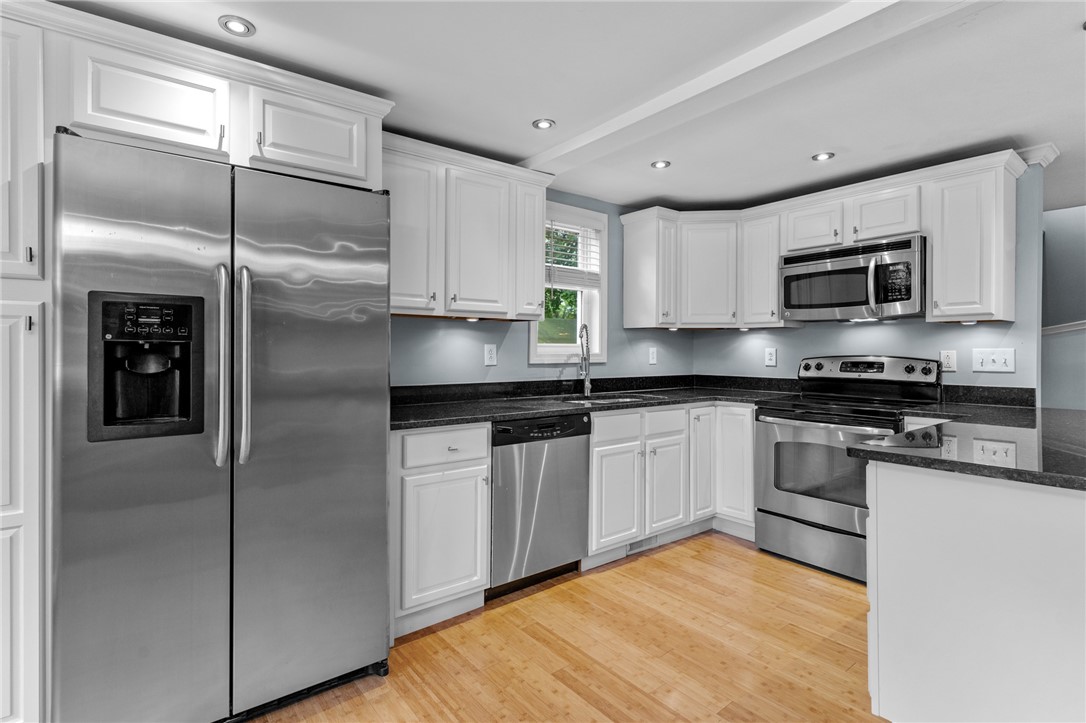 10 Cooke Place Warwick, RI 02888 - Photo 10 of 41