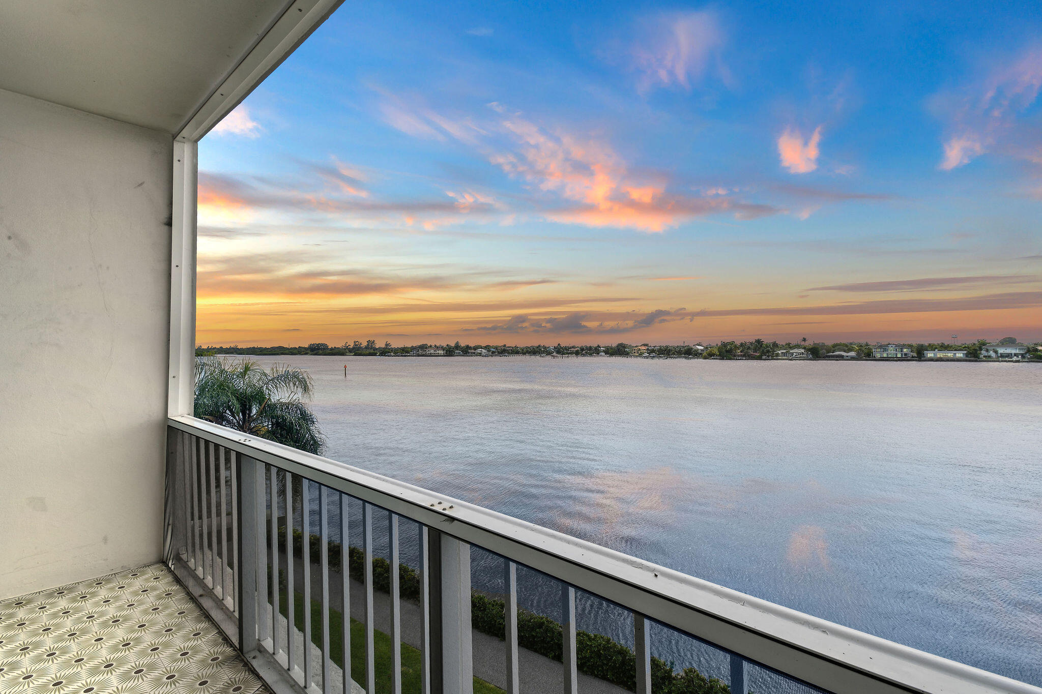 2180 Ibis Isle Road, Unit 12 Palm Beach, FL 33480 - Photo 25 of 31 2180IbisIsleRd#12_DTE