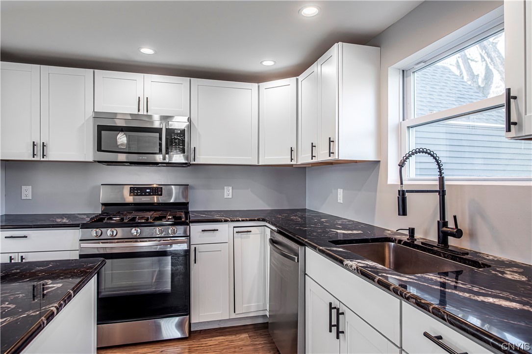 7 Marks Place New Hartford, NY 13413 - Photo 11 of 50