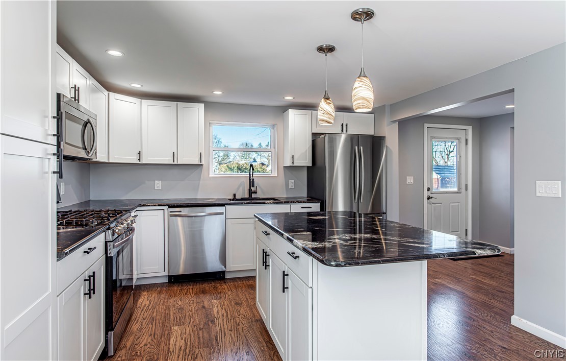 7 Marks Place New Hartford, NY 13413 - Photo 15 of 50