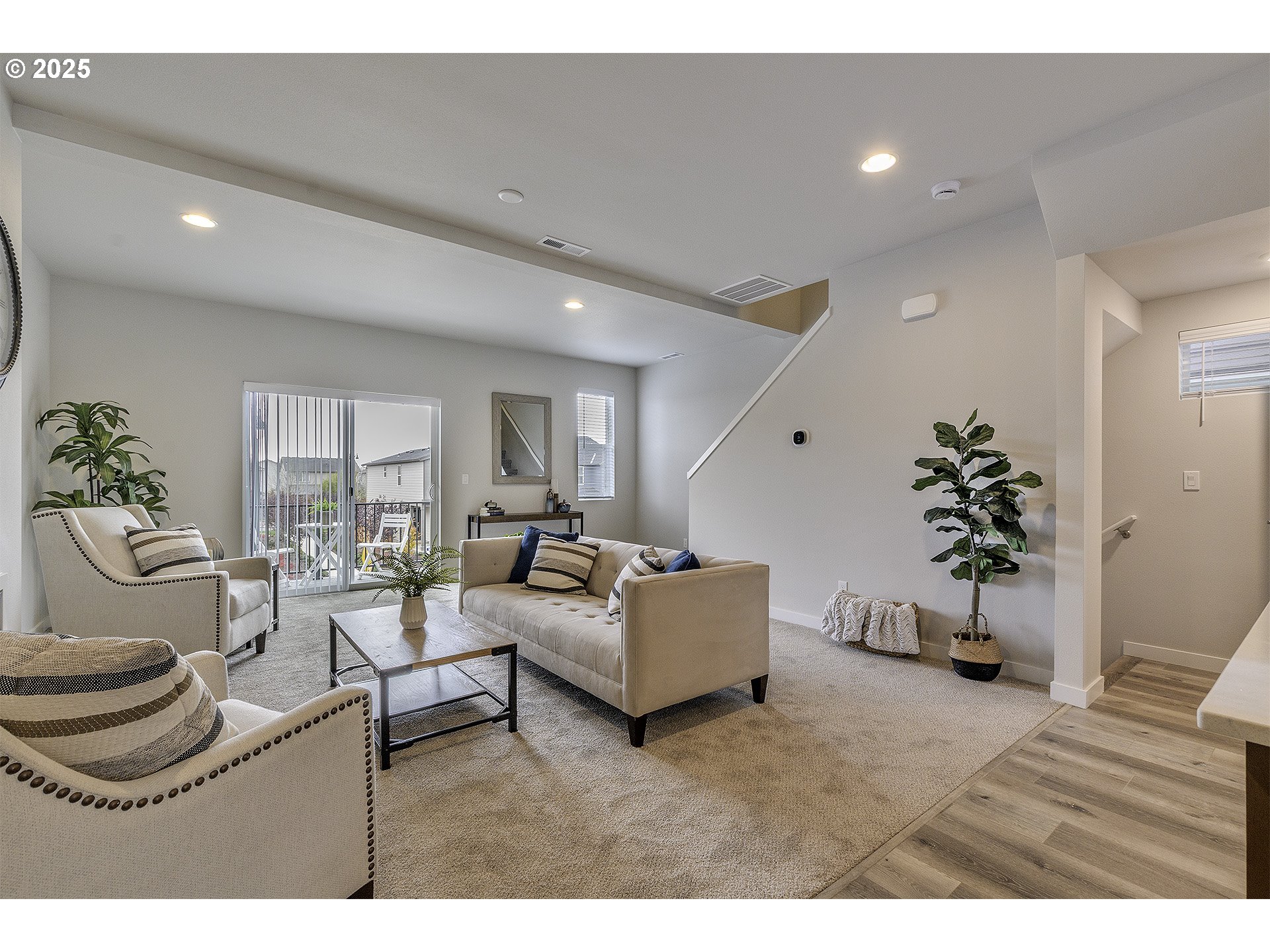 2129 Colby Lane, Unit 75 Forest Grove, OR 97116 - Photo 12 of 33 a living room with furniture and a potted plant