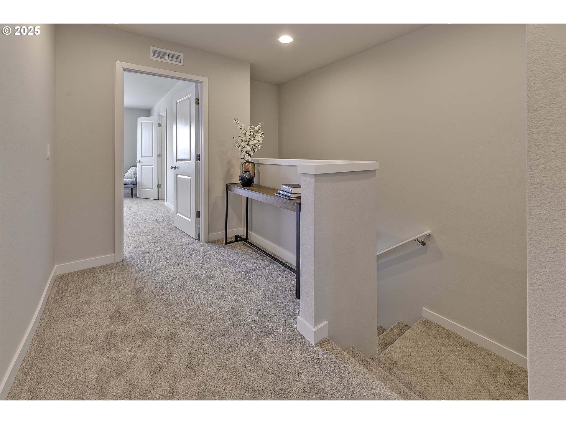 2129 Colby Lane, Unit 75 Forest Grove, OR 97116 - Photo 24 of 33 a view of a hallway and a livingroom with a bathroom
