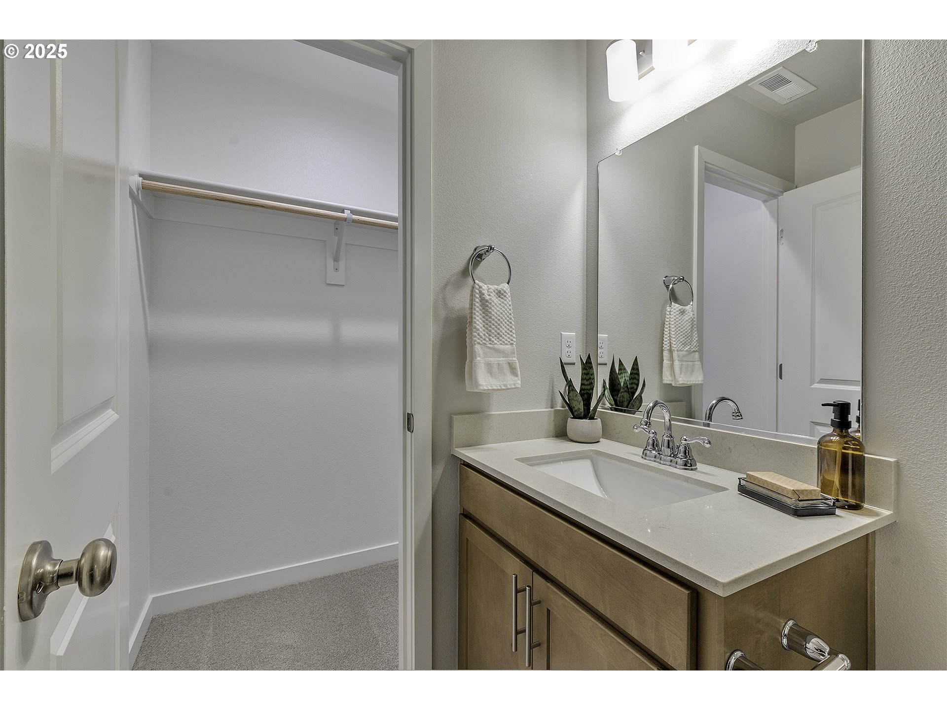2129 Colby Lane, Unit 75 Forest Grove, OR 97116 - Photo 8 of 33 a bathroom with a sink and a mirror