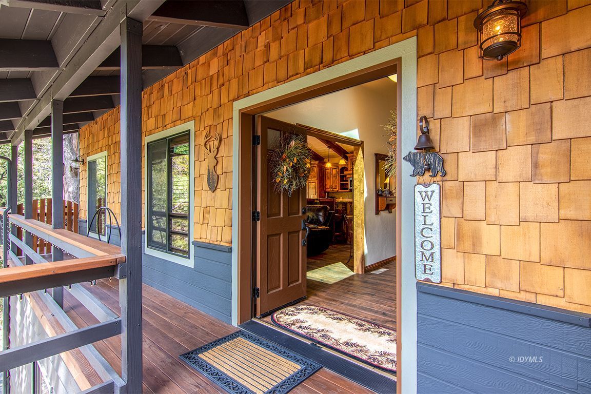 24750 Upper Rim Rock Road Idyllwild, CA 92549 - Photo 6 of 58 a view of an entryway