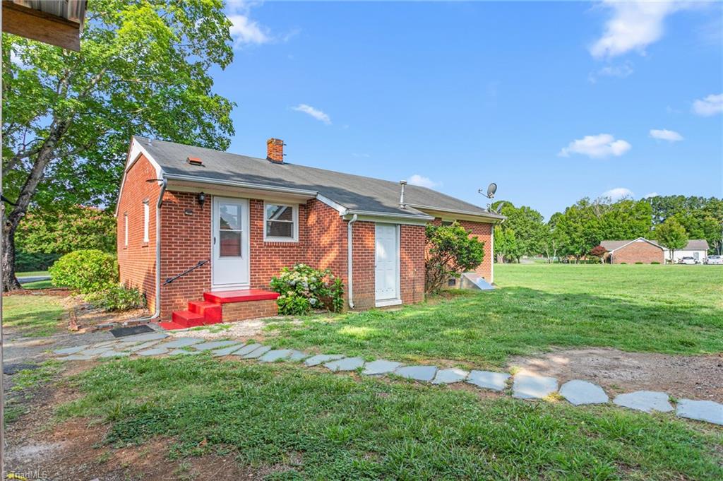 264 Dixon Road Graham, NC 27253 - Photo 14 of 21 Gallery Image 14