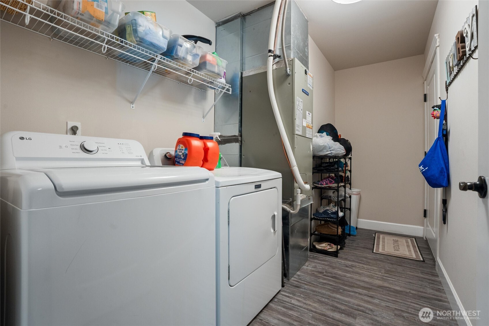 21356 Jefferson Beach Road Northeast Kingston, WA 98346 - Photo 27 of 40 a utility room with dryer and washer