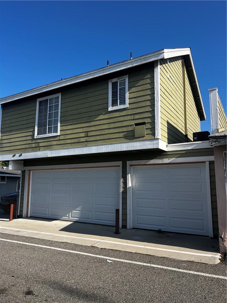 320 West Truslow Avenue, Unit D Fullerton, CA 92832 - Photo 25 of 25 a front view of a house
