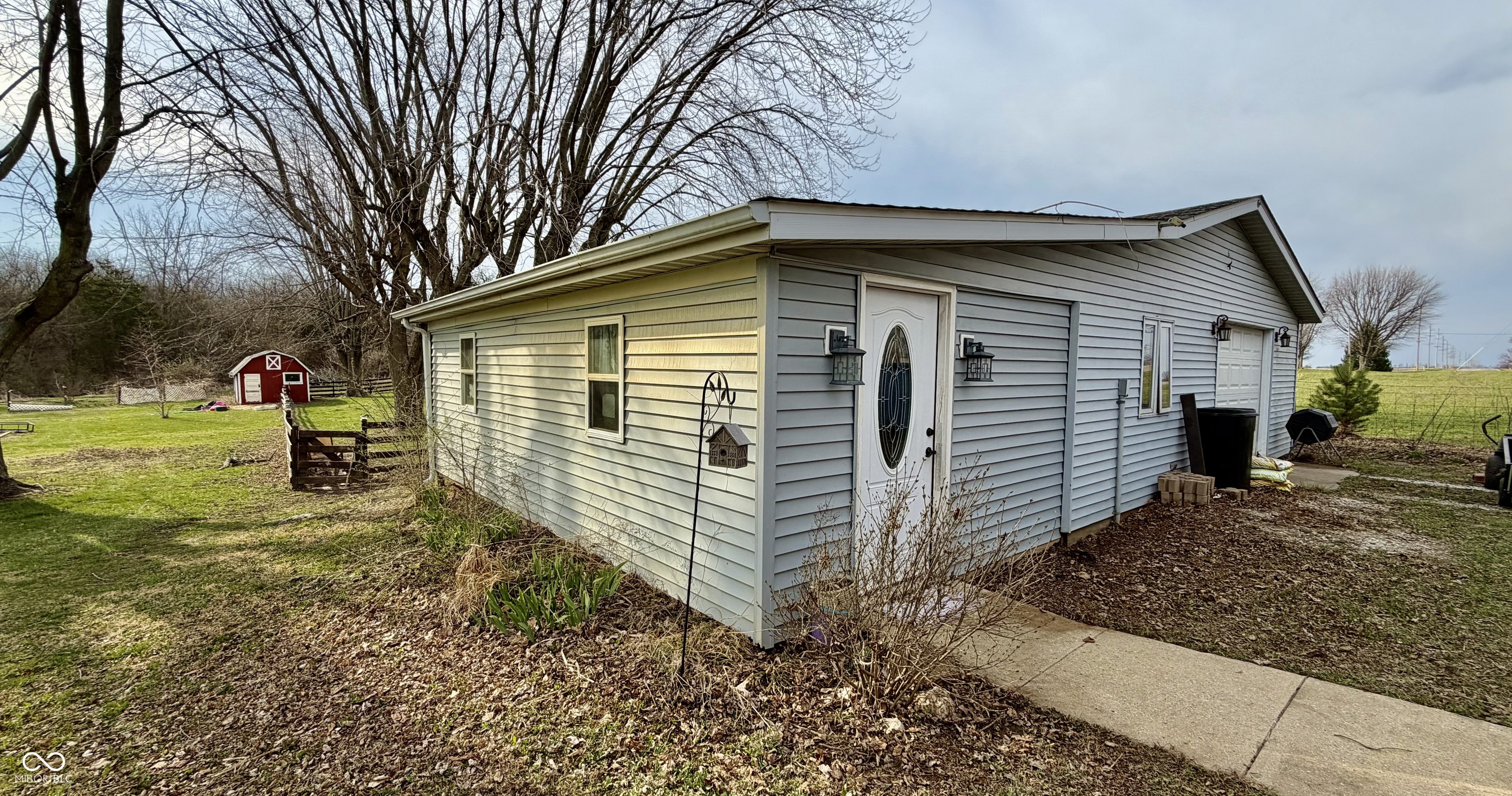 7889 South Ladoga Road Ladoga, IN 47954 - Photo 3 of 22
