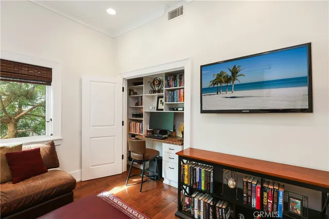 $2,400,000 | 516 Poinsettia Avenue, Unit B, Corona del Mar, CA 92625