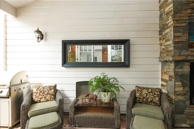 $2,400,000 | 516 Poinsettia Avenue, Unit B, Corona del Mar, CA 92625