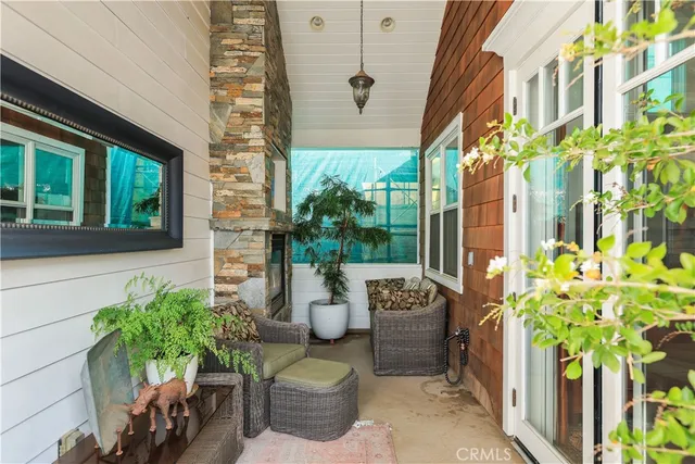 $2,400,000 | 516 Poinsettia Avenue, Unit B, Corona del Mar, CA 92625