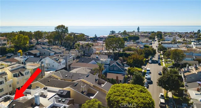 $2,400,000 | 516 Poinsettia Avenue, Unit B, Corona del Mar, CA 92625
