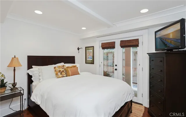 $2,400,000 | 516 Poinsettia Avenue, Unit B, Corona del Mar, CA 92625