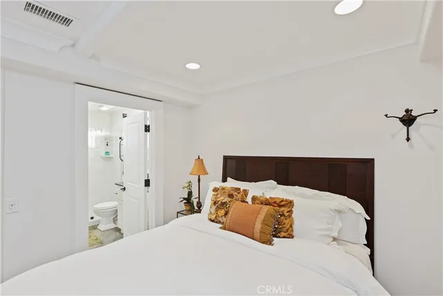 $2,400,000 | 516 Poinsettia Avenue, Unit B, Corona del Mar, CA 92625