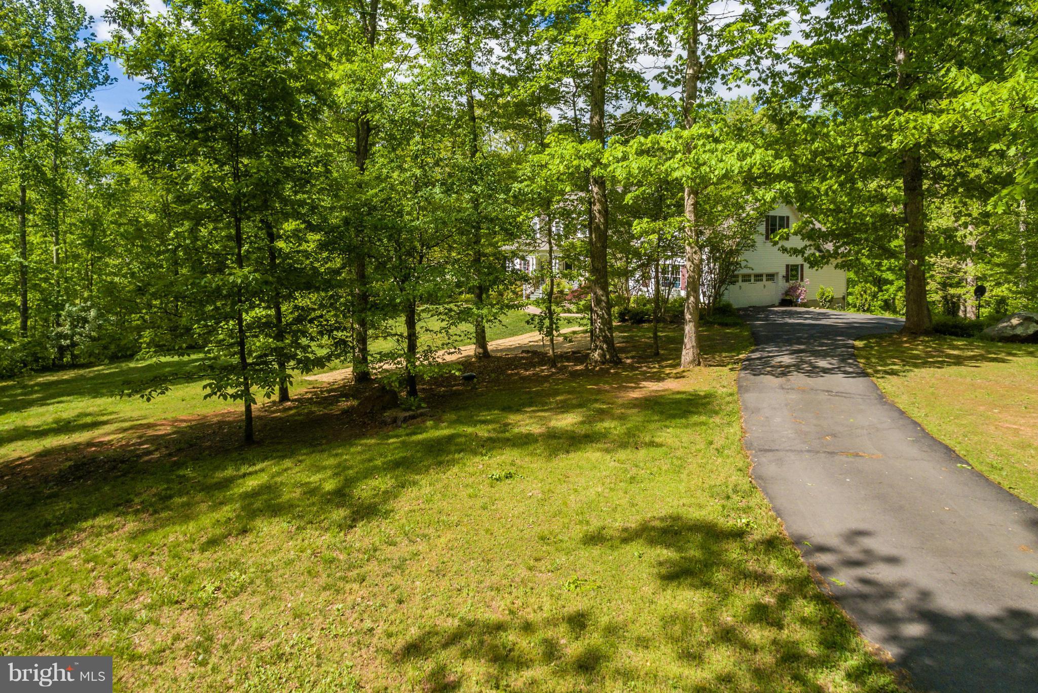 5528 Keyser Road Hume, VA 22639 - Photo 27 of 30 Driveway