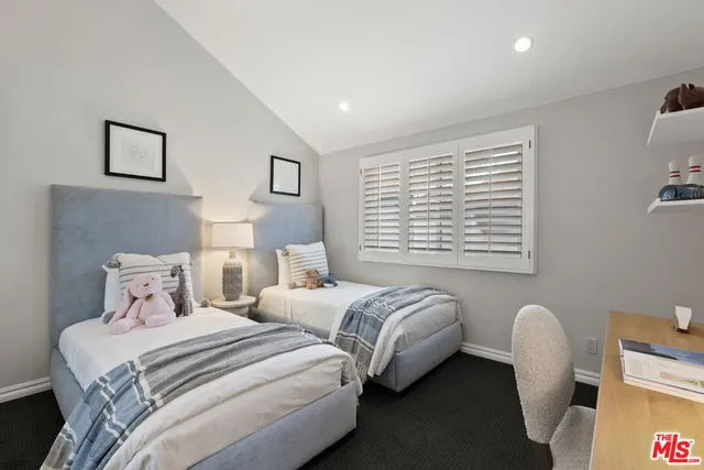 $2,235,000 | 830 17th Street, Unit 2, Santa Monica, CA 90403