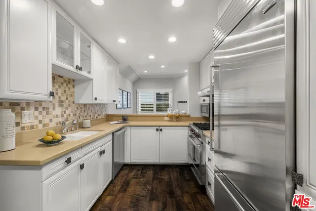 $2,235,000 | 830 17th Street, Unit 2, Santa Monica, CA 90403